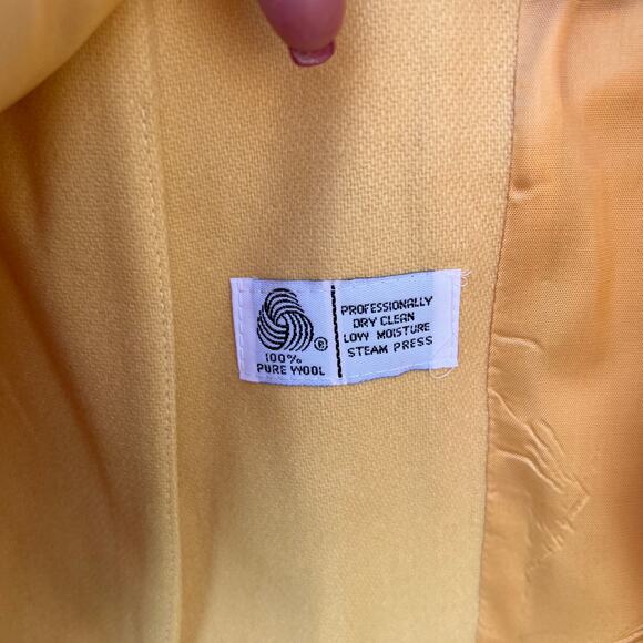 Savanna Banana Yellow volup 100% wool single button boxy blazer - Picture 5 of 7